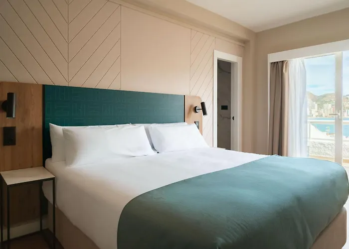 Limehome Calle Major 3* بينايدورم