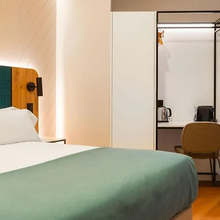 Limehome Calle Major 3*