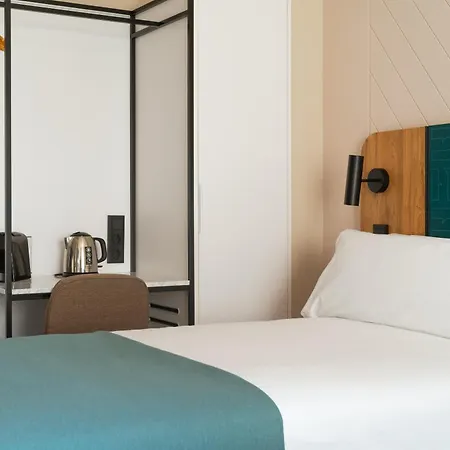 Отель Limehome Calle Major 3*