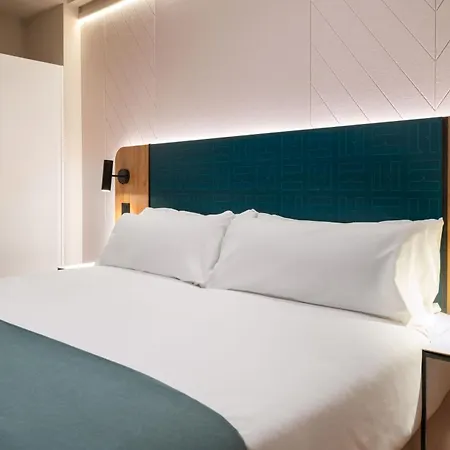 Hotell Limehome Calle Major